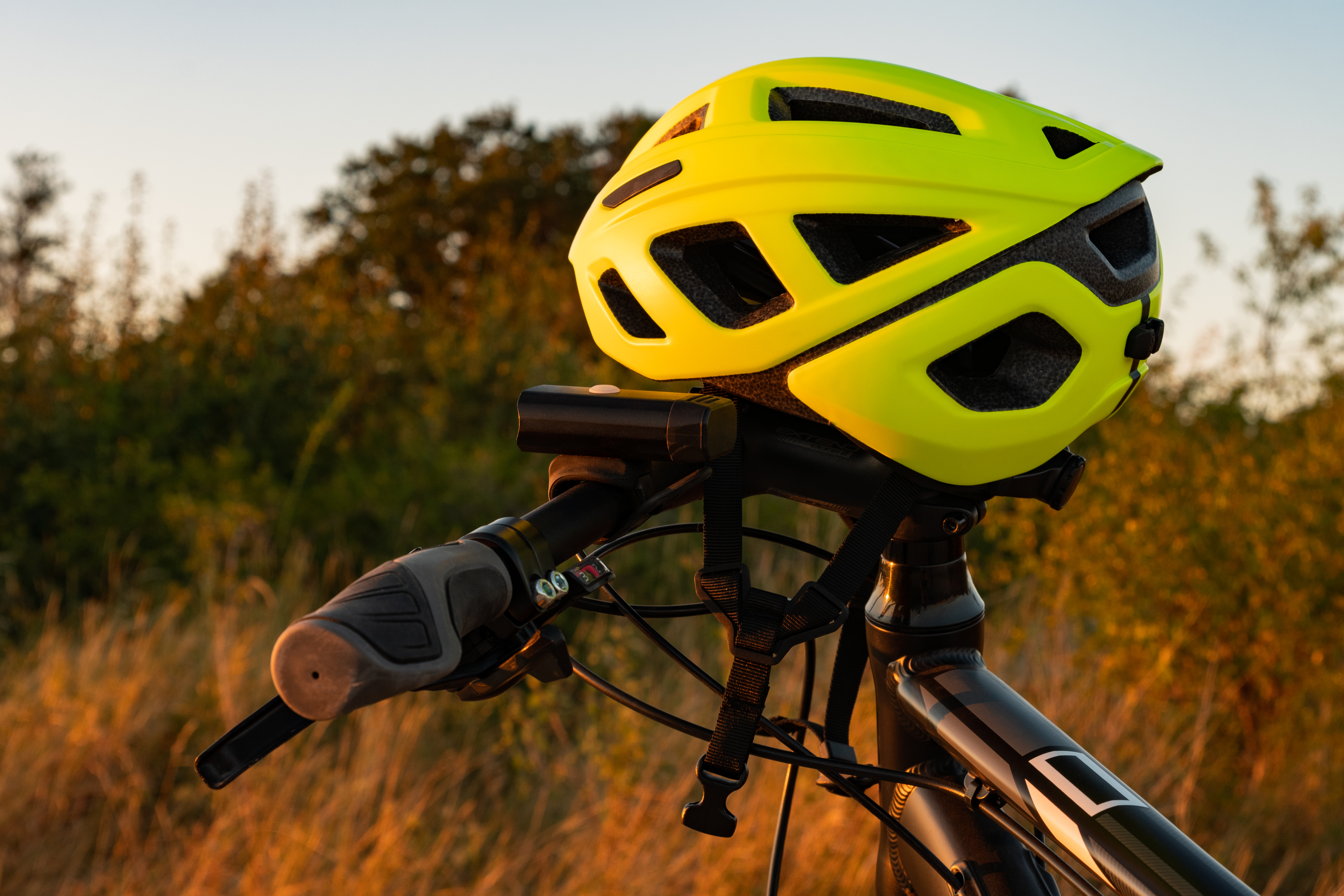 Top Cycling Accessories to Enhance Safety and Style in 2026