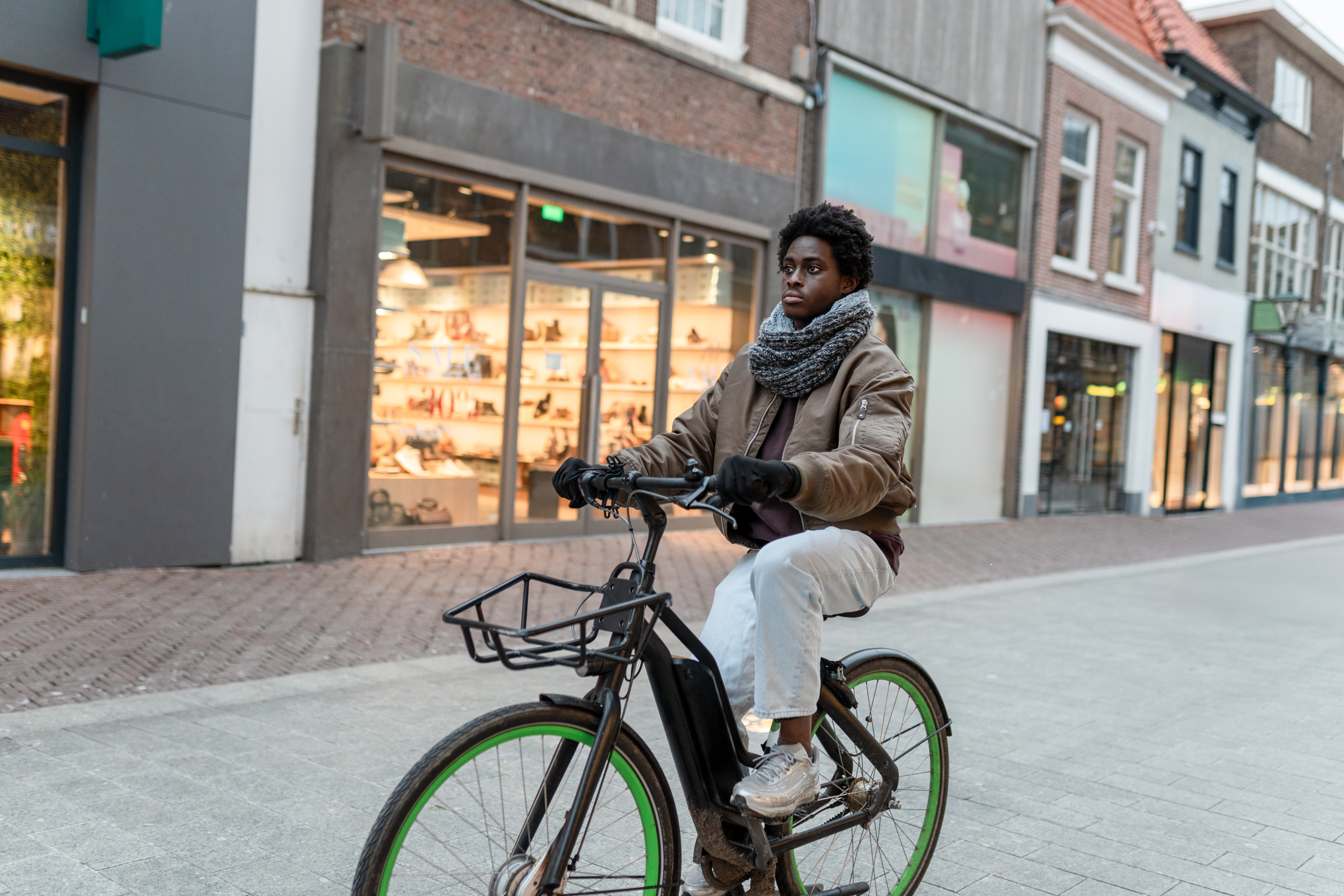 Charge Your Ride: Electric Bikes for Quick Commutes and Big Weekends